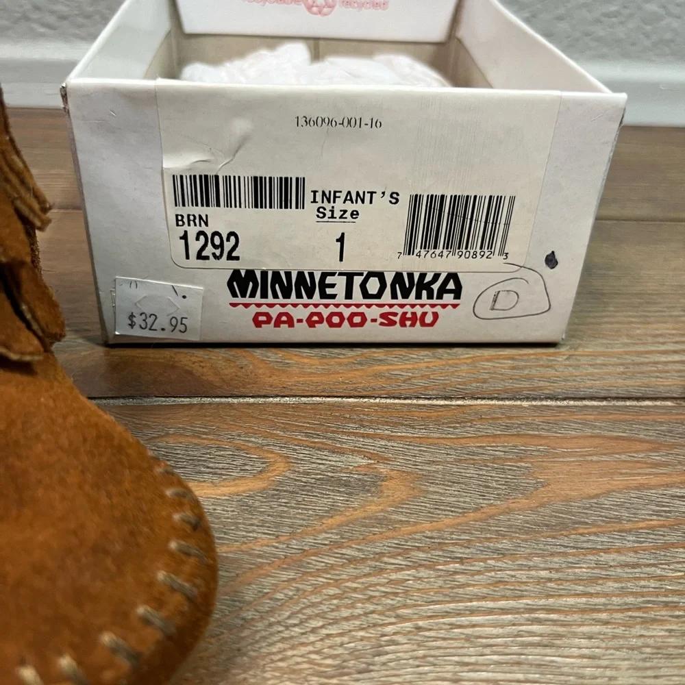Minnetonka Moccasins Beown Leather/Suede NEW! Baby Size 1. New in Box!!